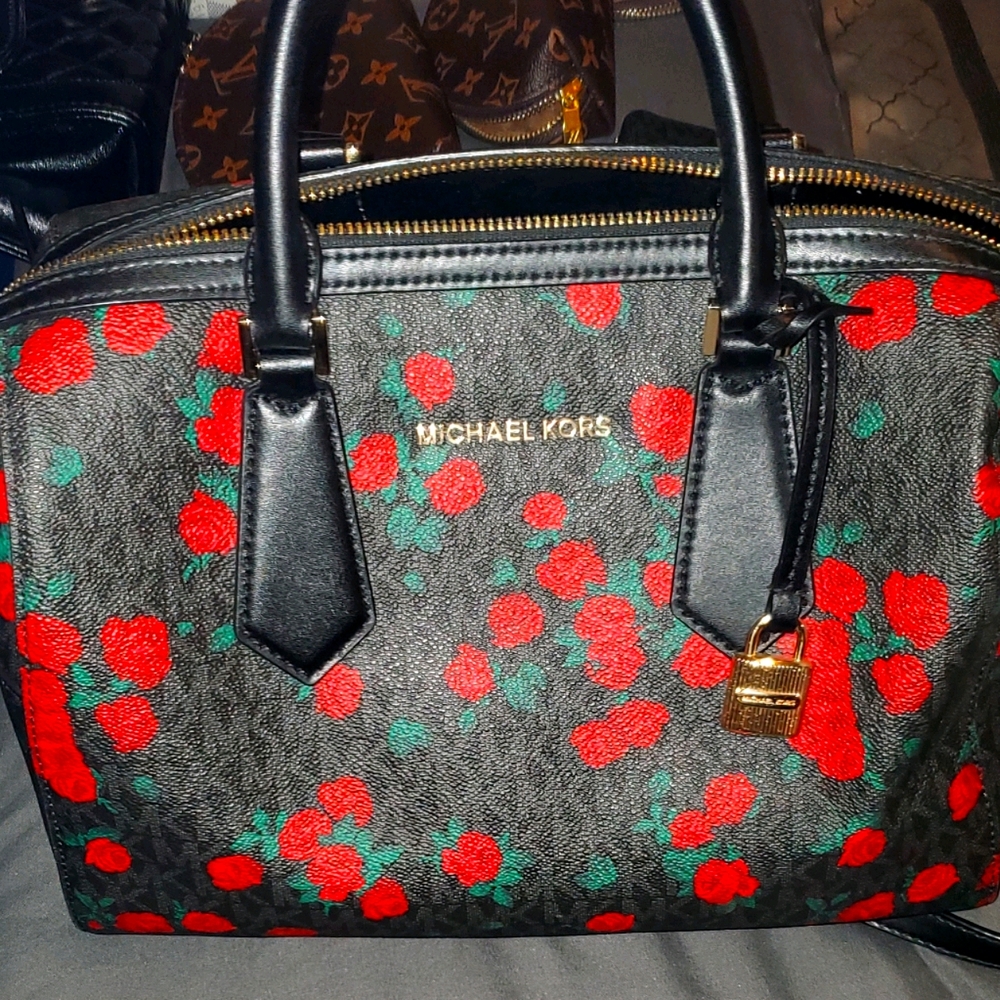 Michael Kors Hayes Large Duffle Black PVC Red Rose